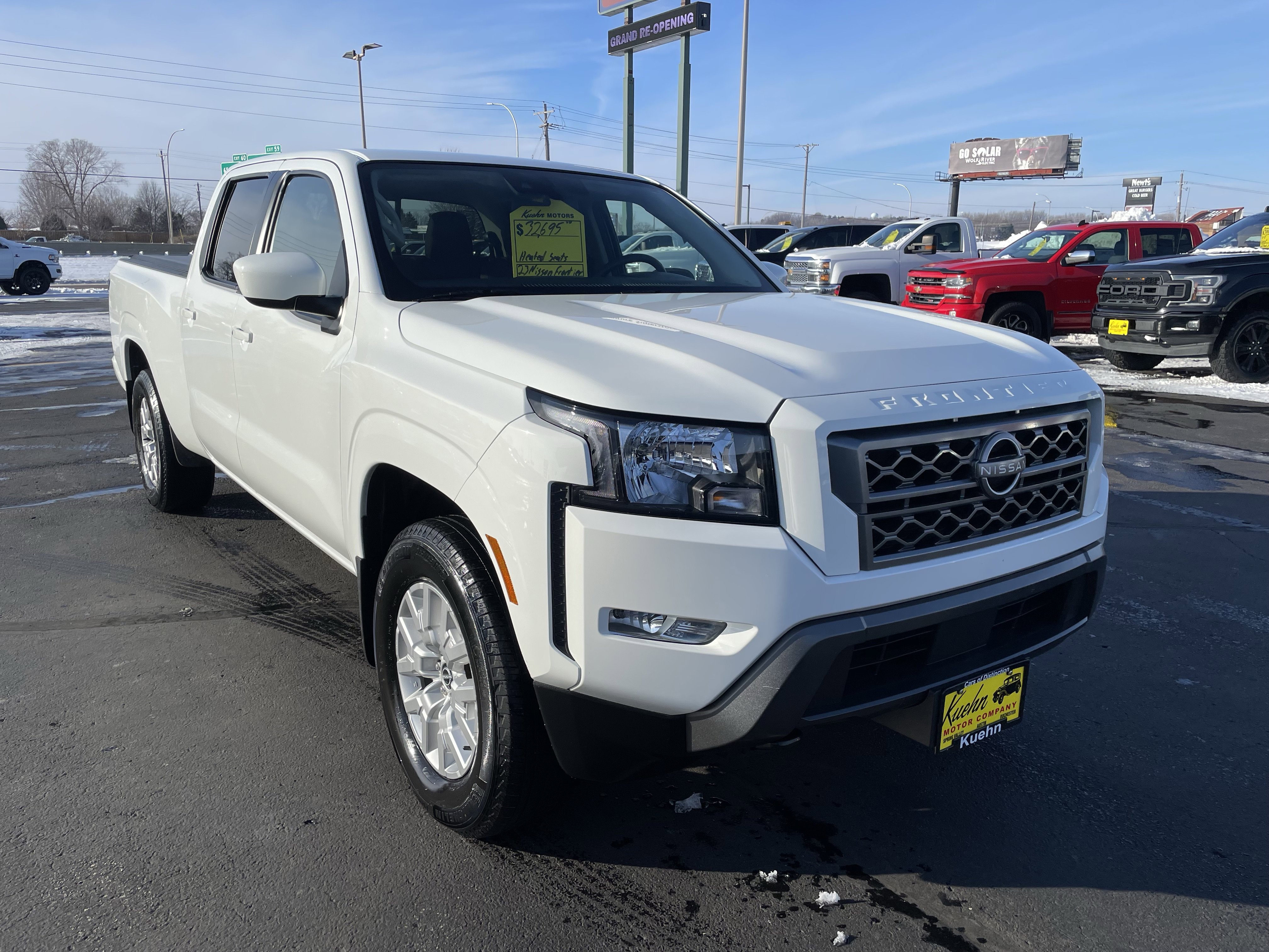 Used 2023 Nissan Frontier SV w/ Technology Package image 2