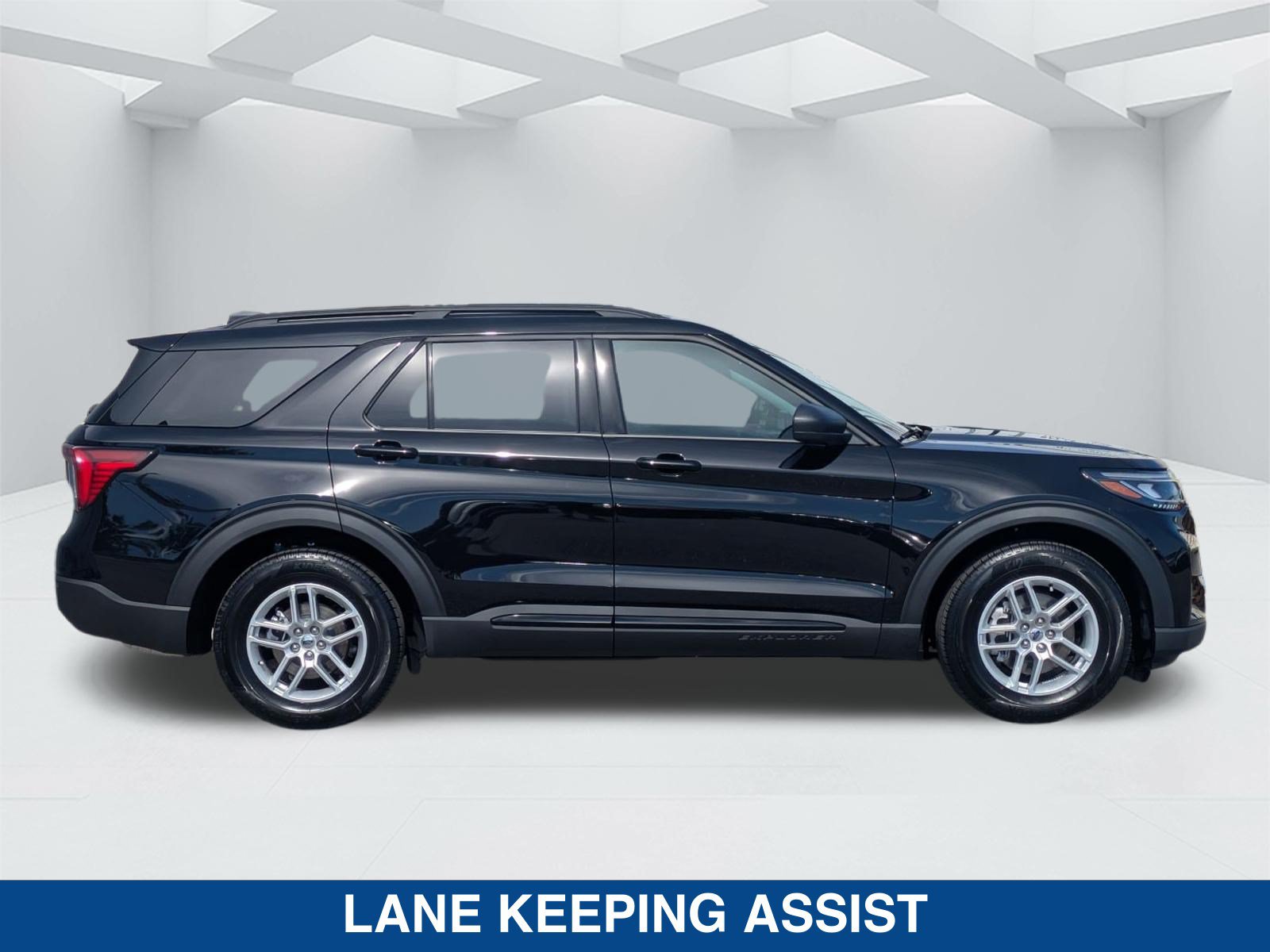 New 2026 Ford Explorer Active RWD image 5