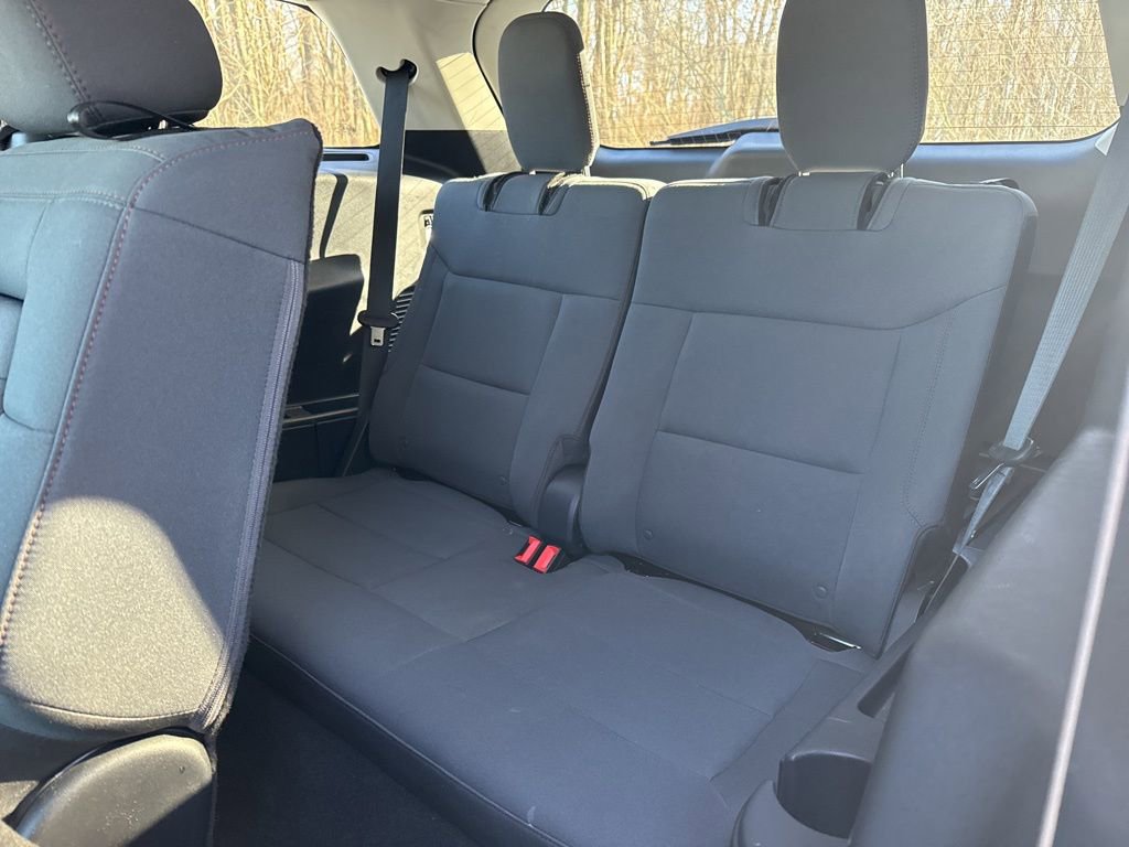 Used 2025 Ford Explorer Active image 33