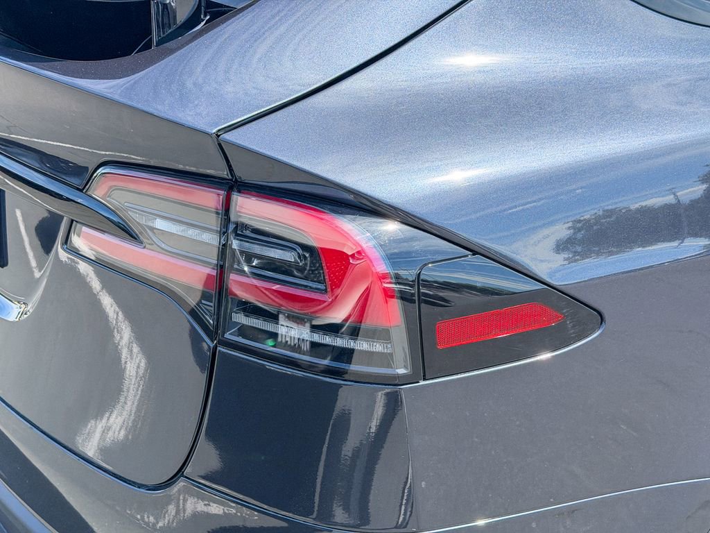 Used 2024 Tesla Model X AWD/4WD image 5