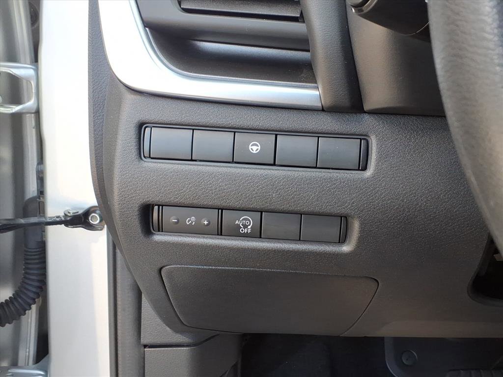 Certified 2023 Nissan Rogue SV image 18