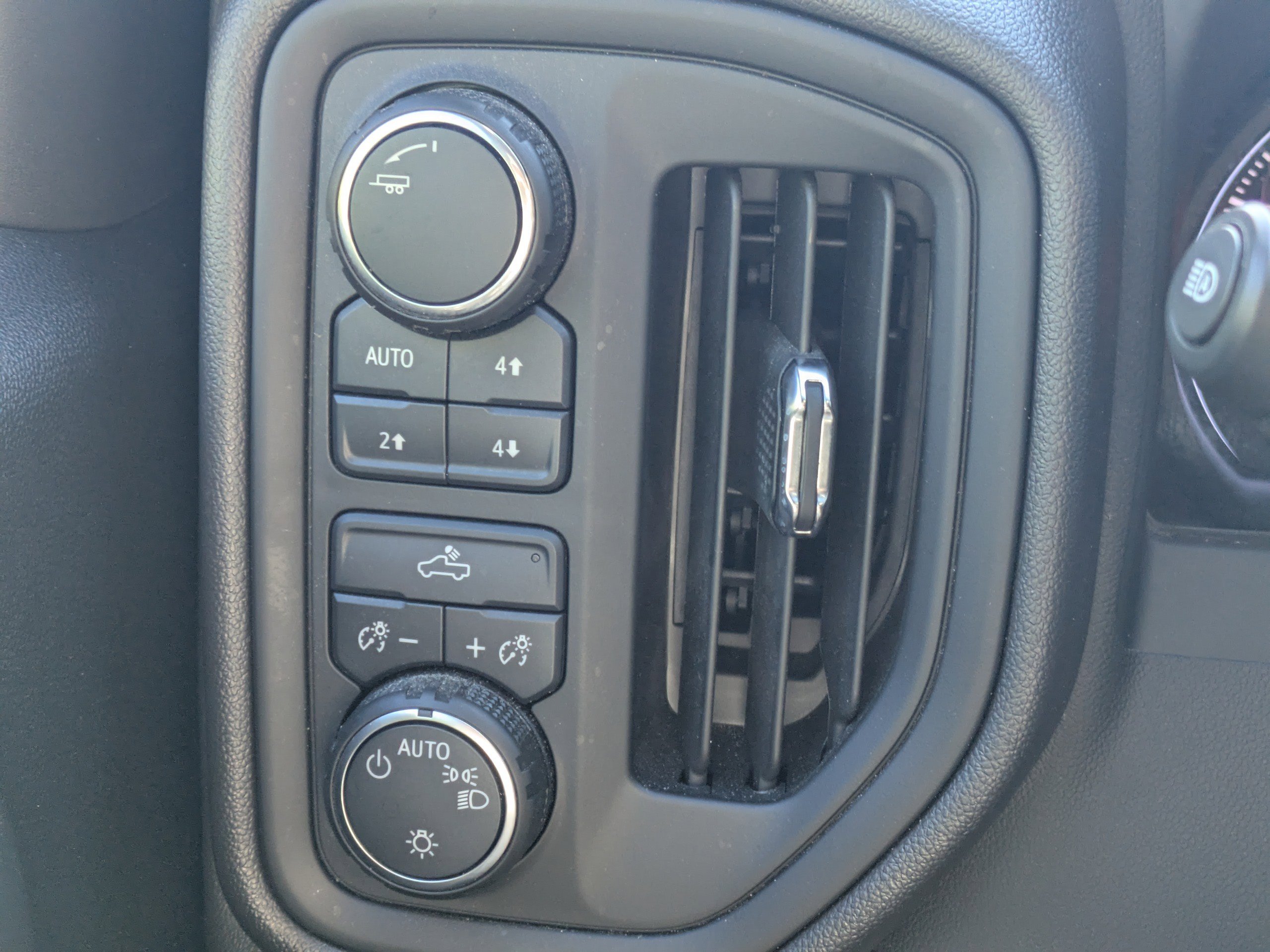 Used 2025 Chevrolet Silverado 1500 Custom Trail Boss image 24