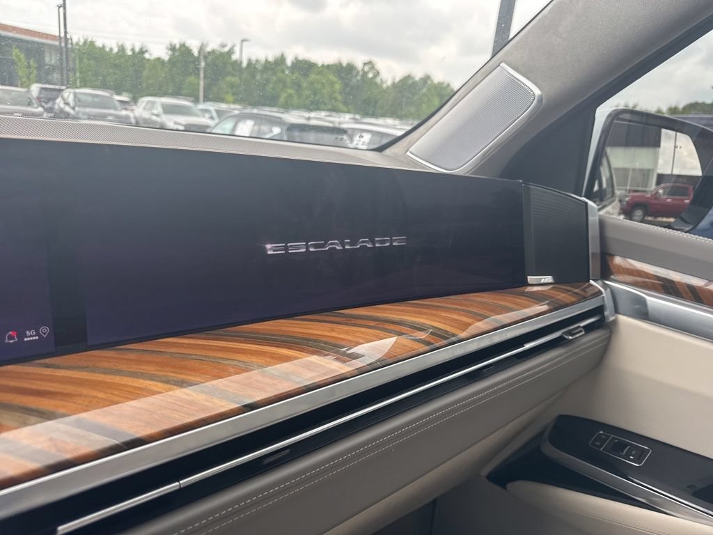Used 2025 Cadillac Escalade Sport Platinum w/ LPO, ONYX Package AWD/4WD image 25