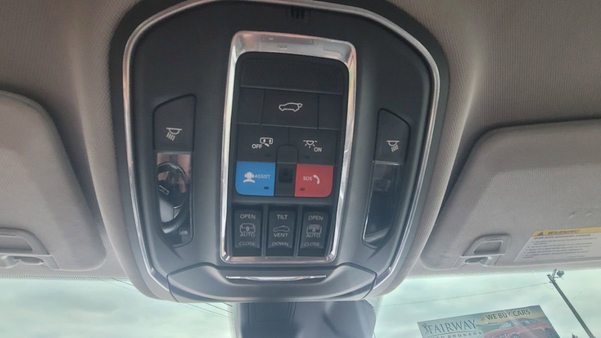 Used 2022 Jeep Grand Cherokee L Limited RWD image 18