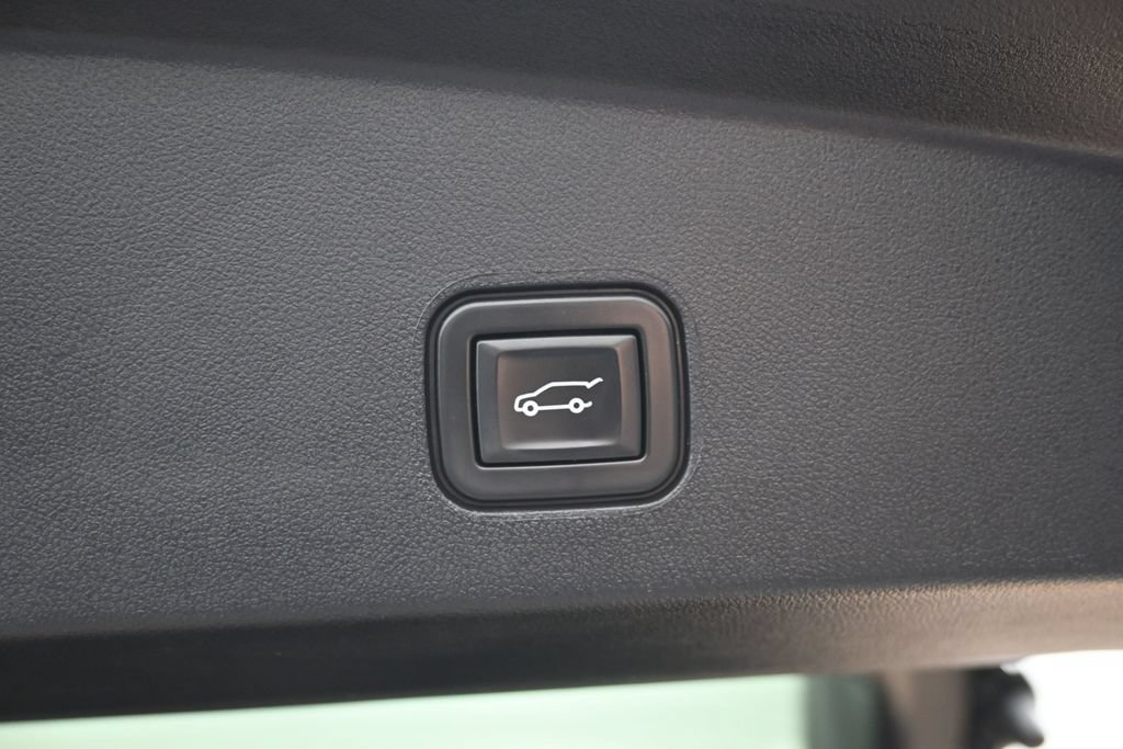 Used 2024 Cadillac Lyriq Sport AWD/4WD image 14