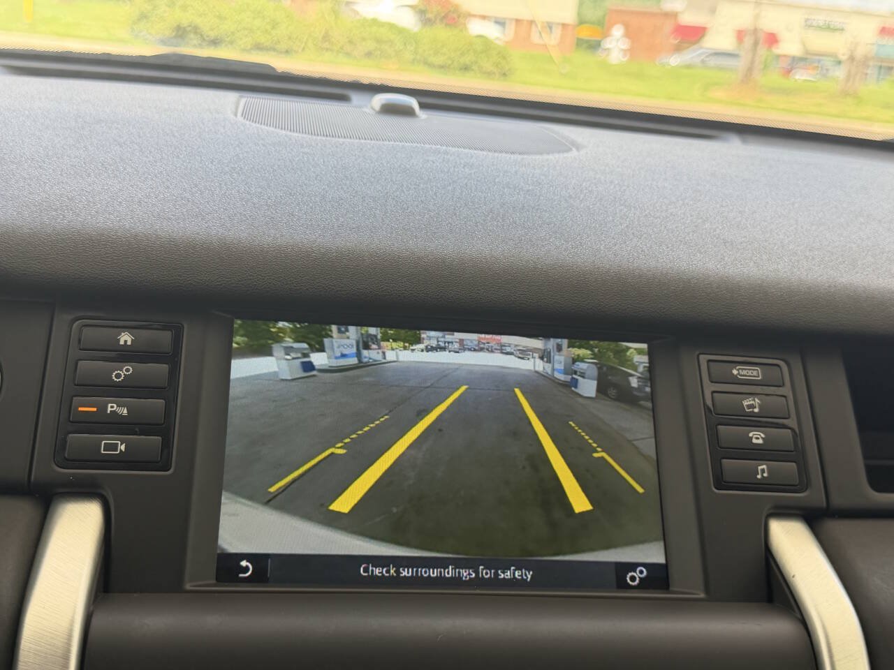 Used 2017 Land Rover Discovery Sport SE AWD/4WD image 14