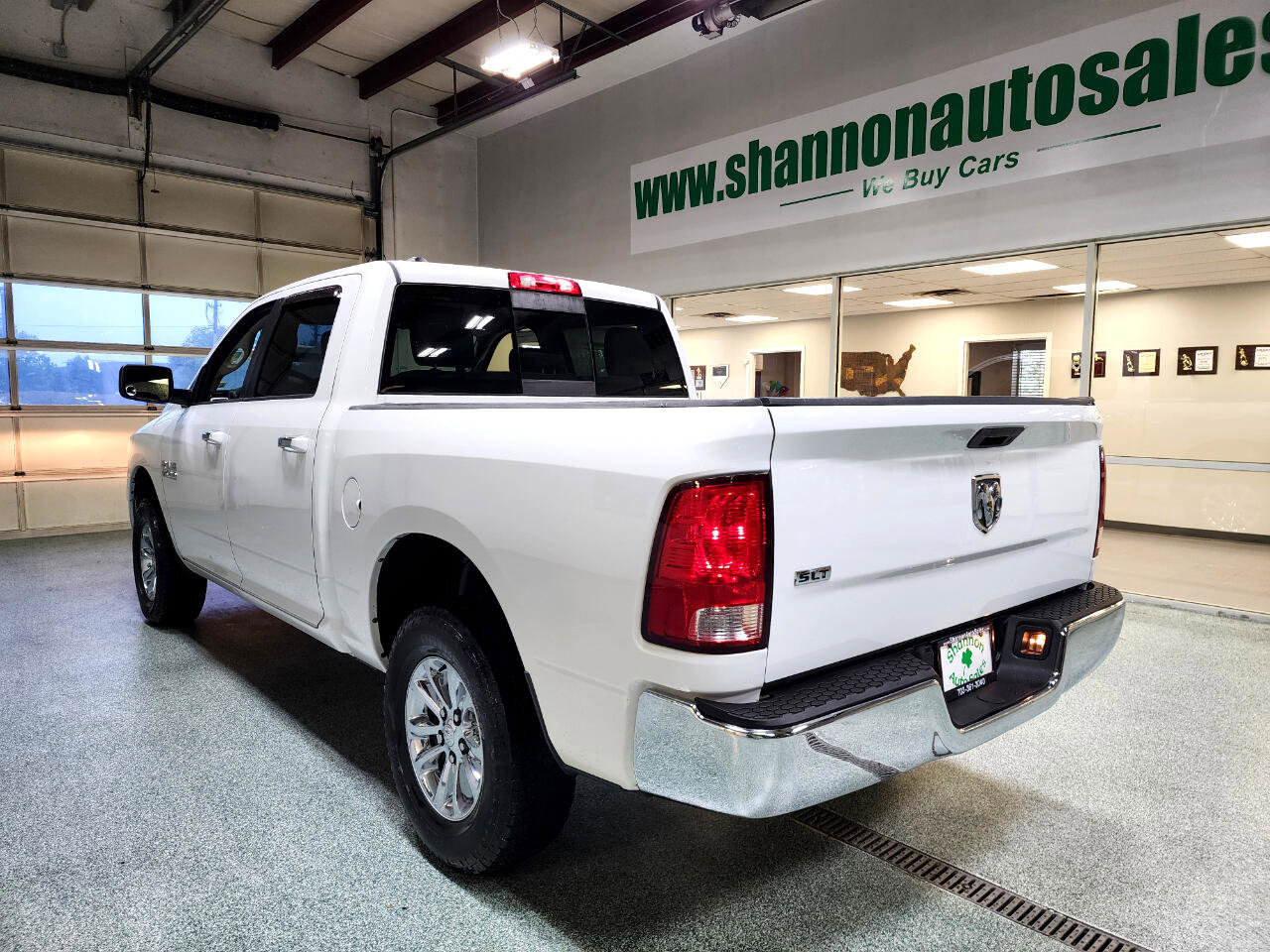 Used 2013 RAM 1500 Classic SLT w/ Premium Display Pkg image 9
