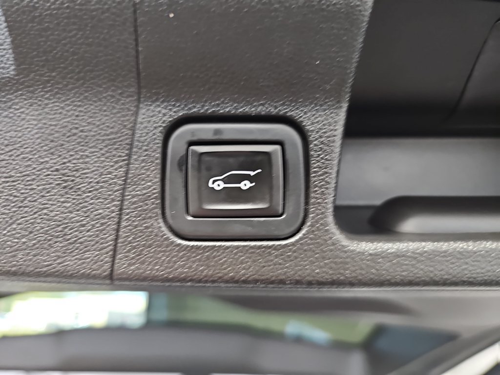 Used 2020 GMC Acadia Denali w/ LPO, Floor Liner Package AWD/4WD image 14