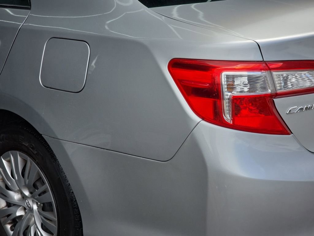Used 2012 Toyota Camry LE FWD image 33