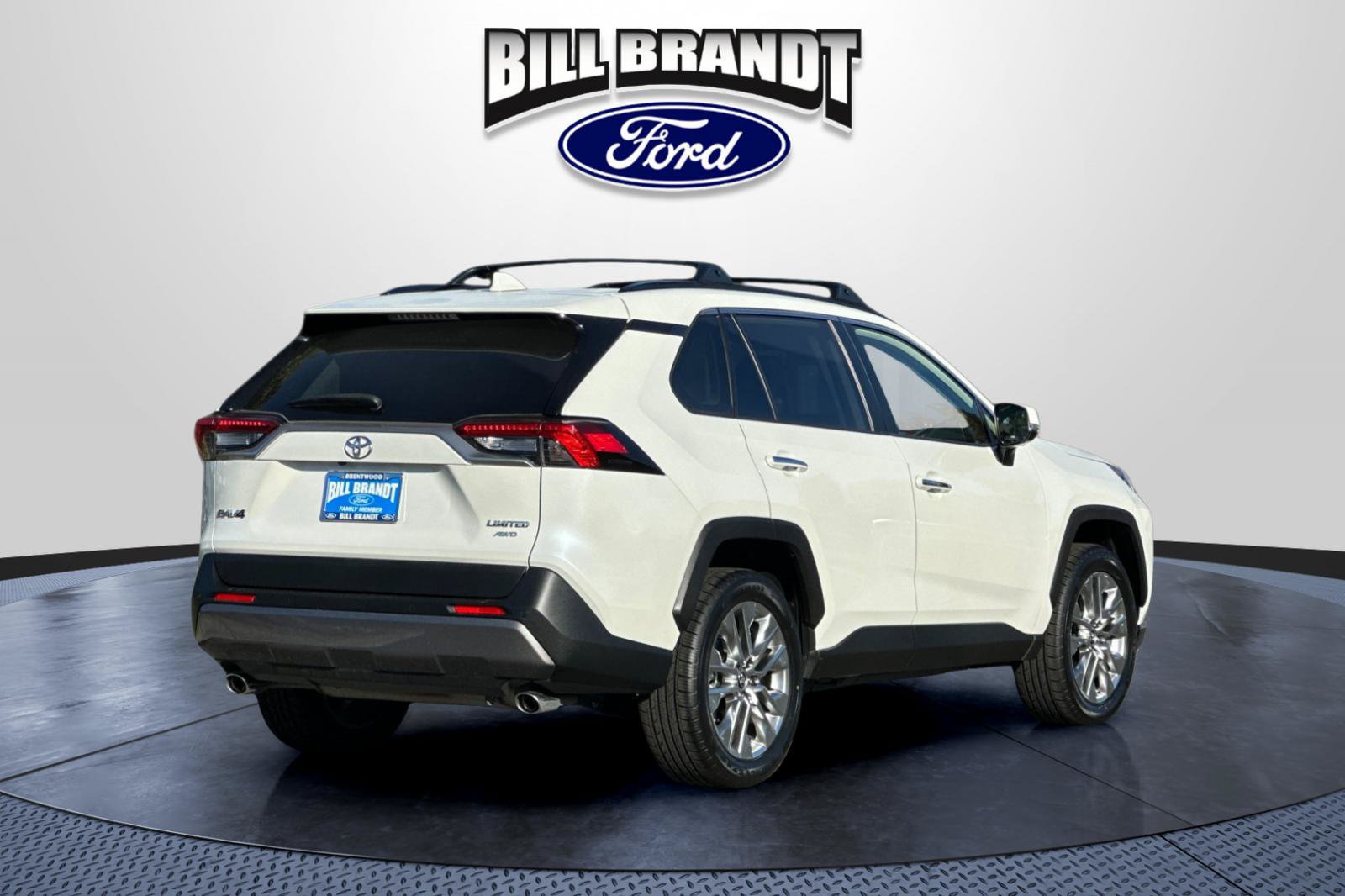 Used 2019 Toyota RAV4 Limited w/ Advanced Technology Package AWD/4WD image 3