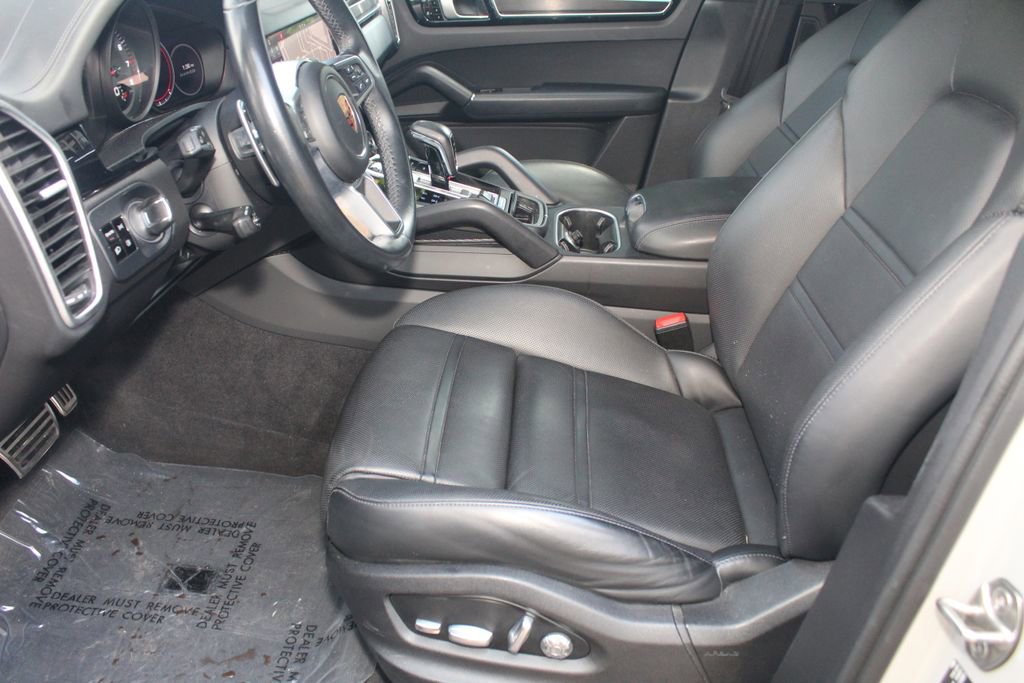 Used 2021 Porsche Cayenne GTS AWD/4WD image 22