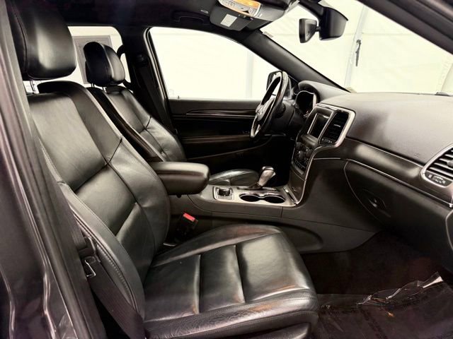 Used 2018 Jeep Grand Cherokee Limited image 24