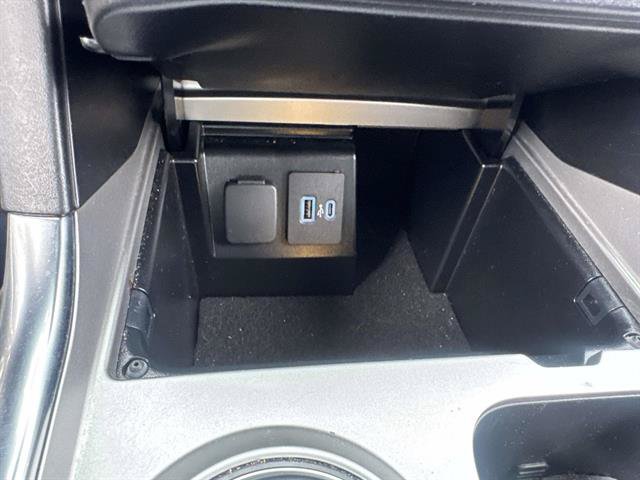Used 2023 Ford Explorer XLT w/ Equipment Group 202A AWD/4WD image 17