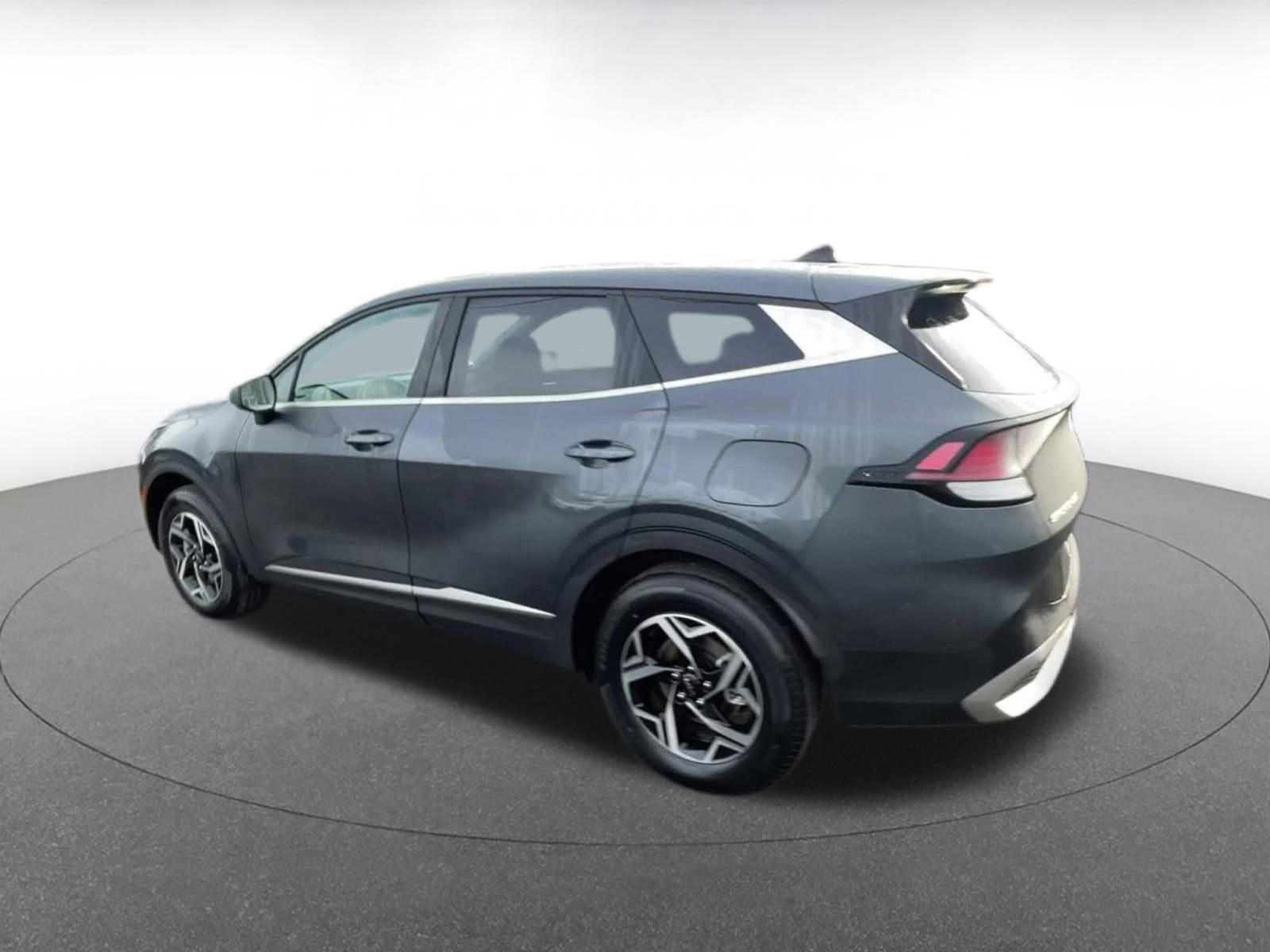 Used 2025 Kia Sportage LX image 10