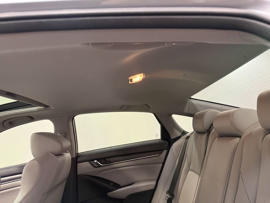 Used 2018 Honda Accord EX-L image 10