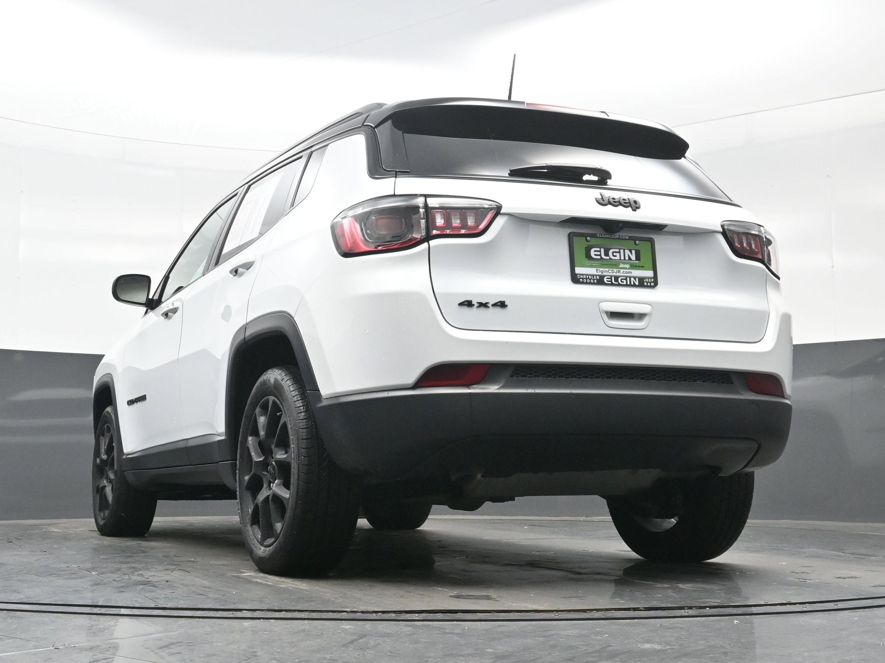 Used 2024 Jeep Compass Latitude w/ Convenience Group image 28