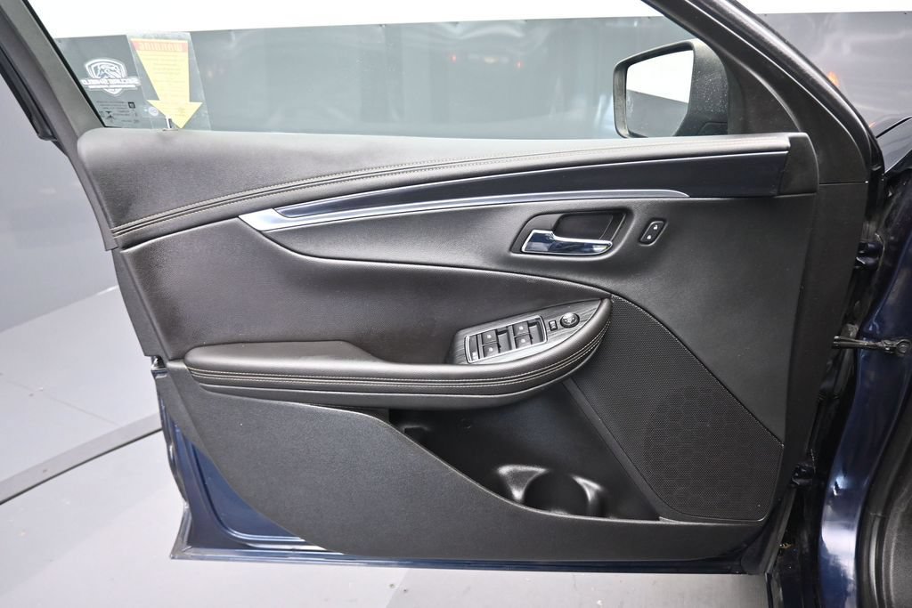 Used 2019 Chevrolet Impala LT FWD image 9