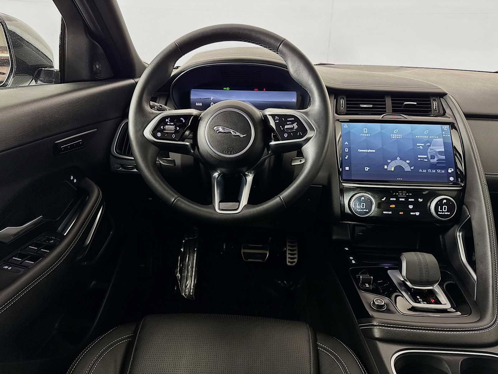 Used 2024 Jaguar E-PACE R-Dynamic SE image 23