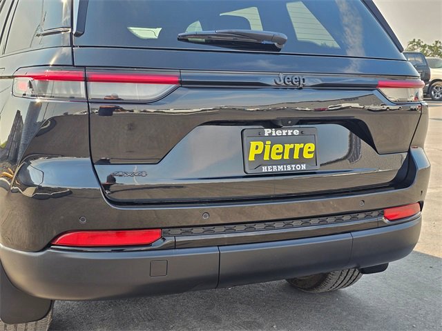 Used 2025 Jeep Grand Cherokee Altitude image 7