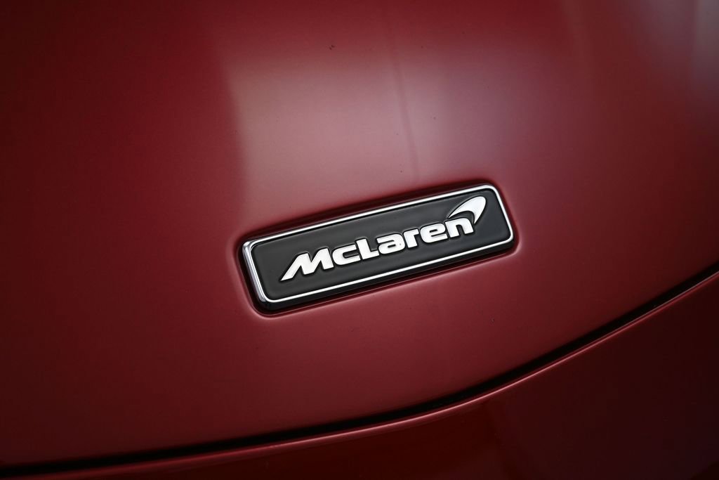 Used 2024 McLaren Artura RWD image 13