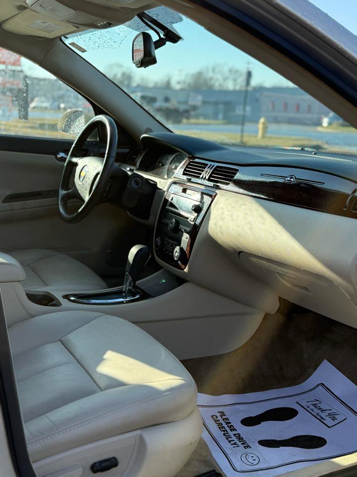 Used 2011 Chevrolet Impala LT w/ Luxury Edition Package image 11