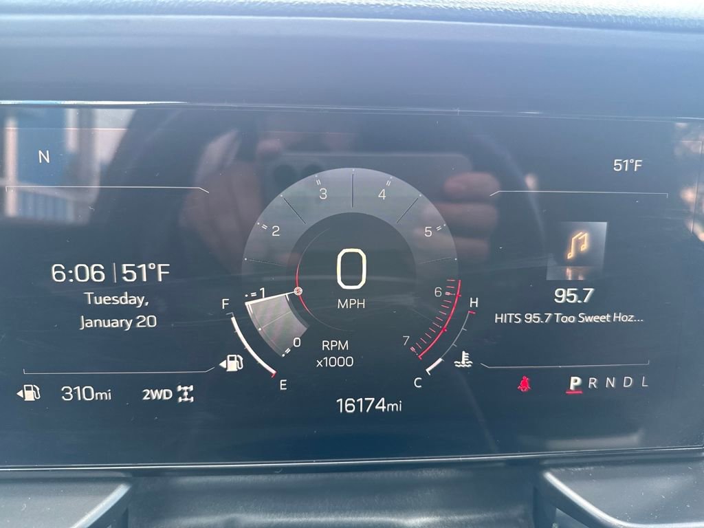 Used 2025 GMC Terrain Elevation image 15