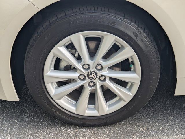 Used 2024 Toyota Corolla SE image 11