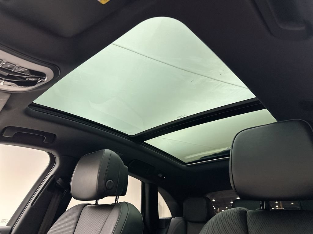 Used 2022 Porsche Macan AWD/4WD image 23