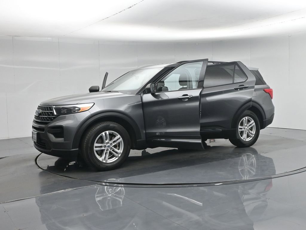 Used 2023 Ford Explorer XLT image 6