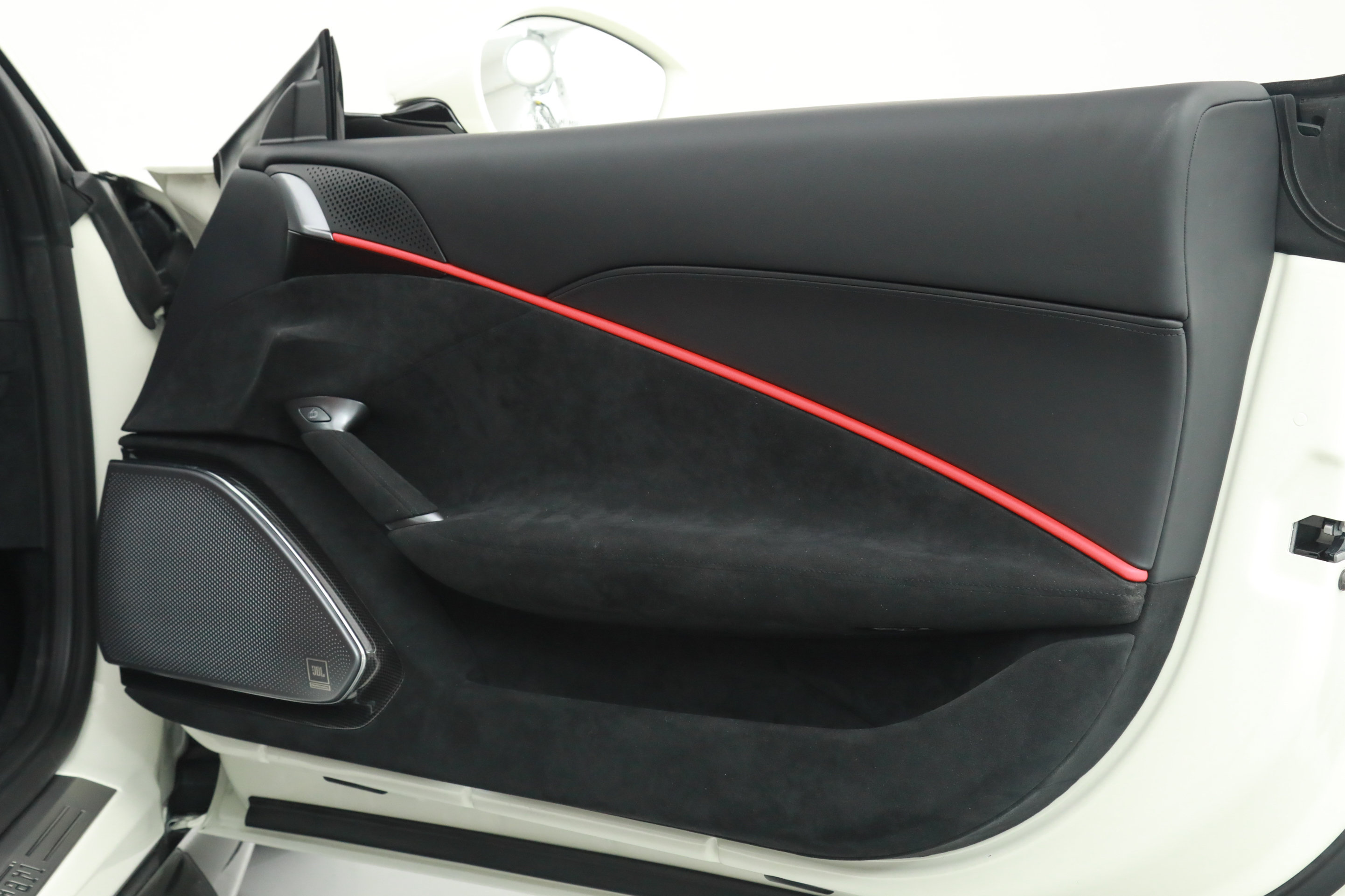 Certified 2024 Ferrari Roma RWD image 18