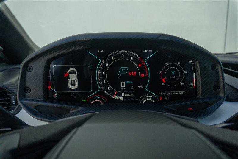 Used 2024 Lamborghini Revuelto image 74