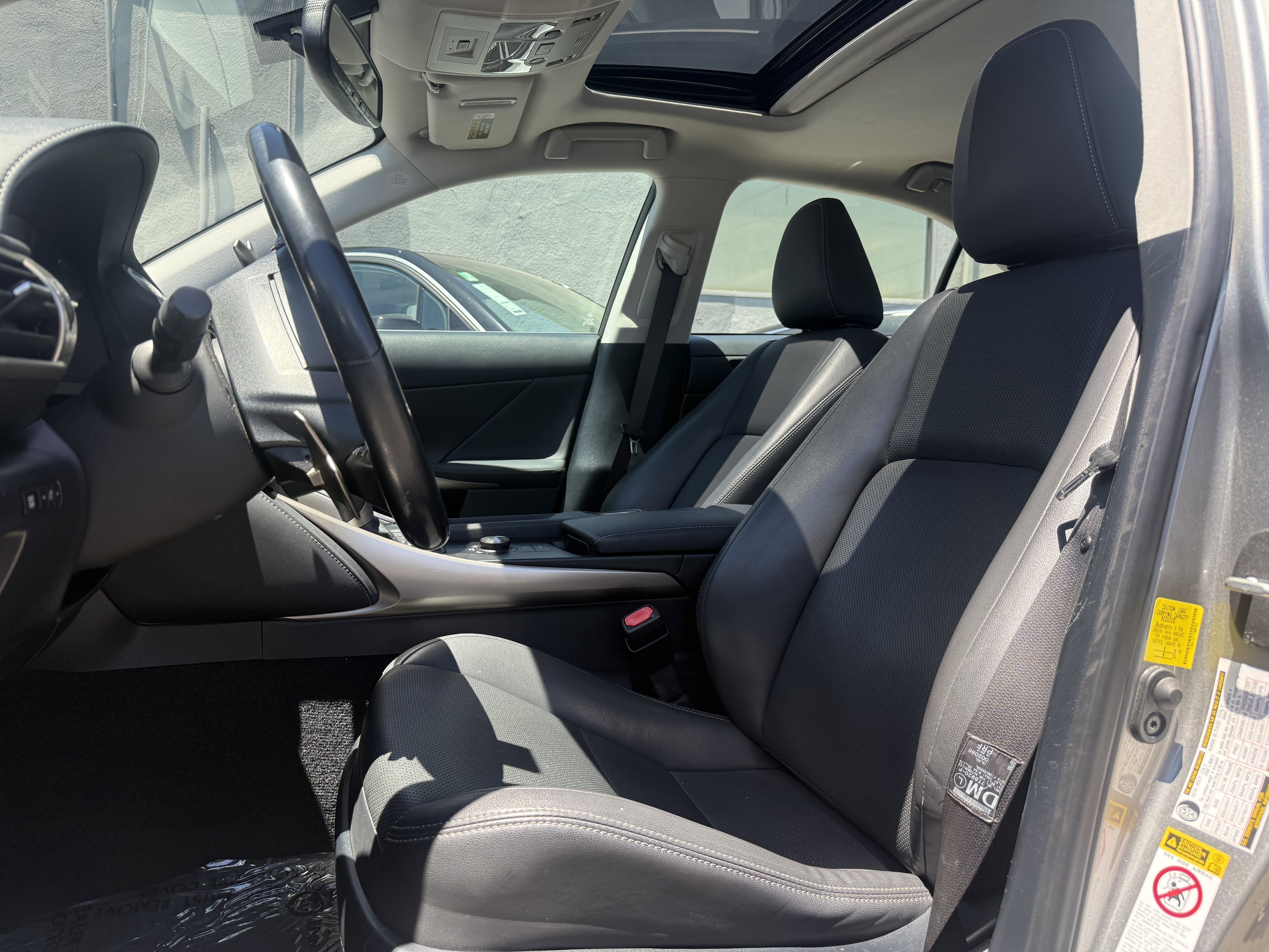 Used 2016 Lexus IS 200t image 9