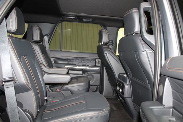 Used 2023 Ford Expedition Platinum RWD image 25