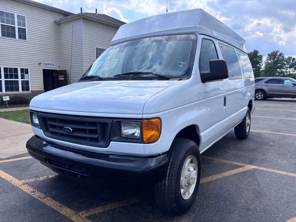 Used 2007 Ford E-250 and Econoline 250 RWD image 2