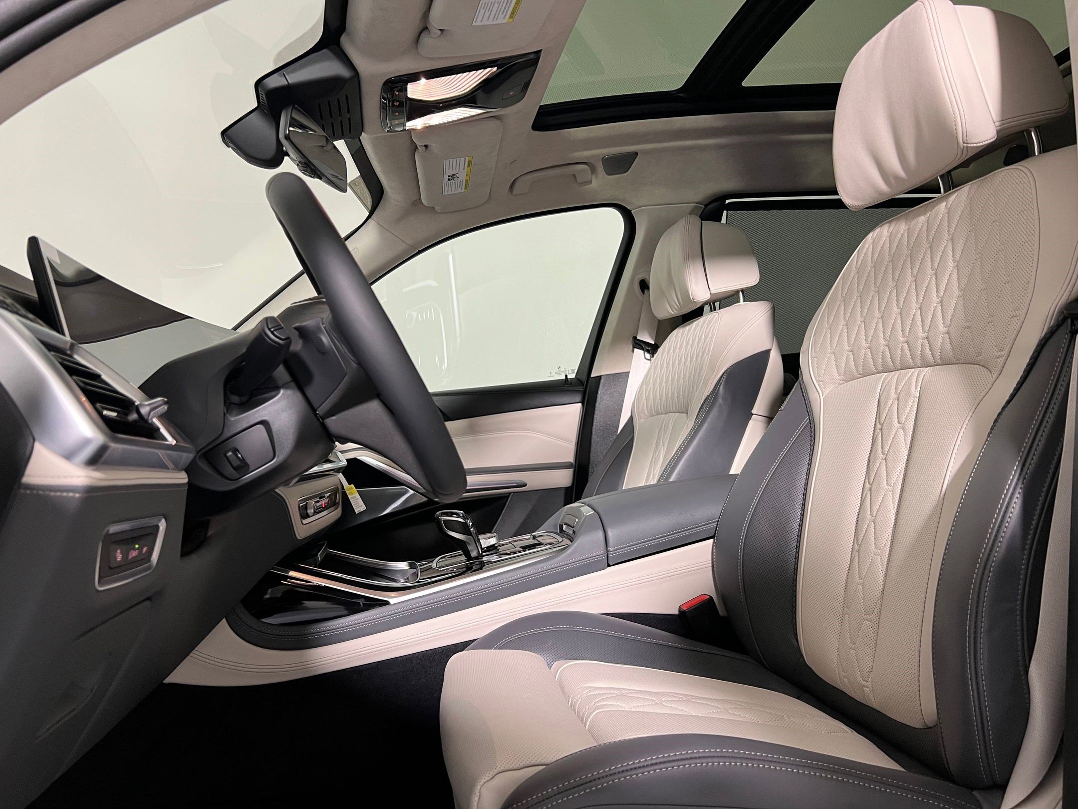 New 2026 BMW ALPINA XB7 image 13