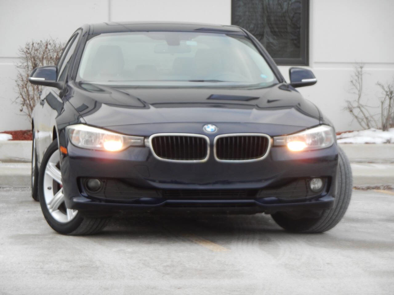 Used 2014 BMW 320i Sedan RWD image 5