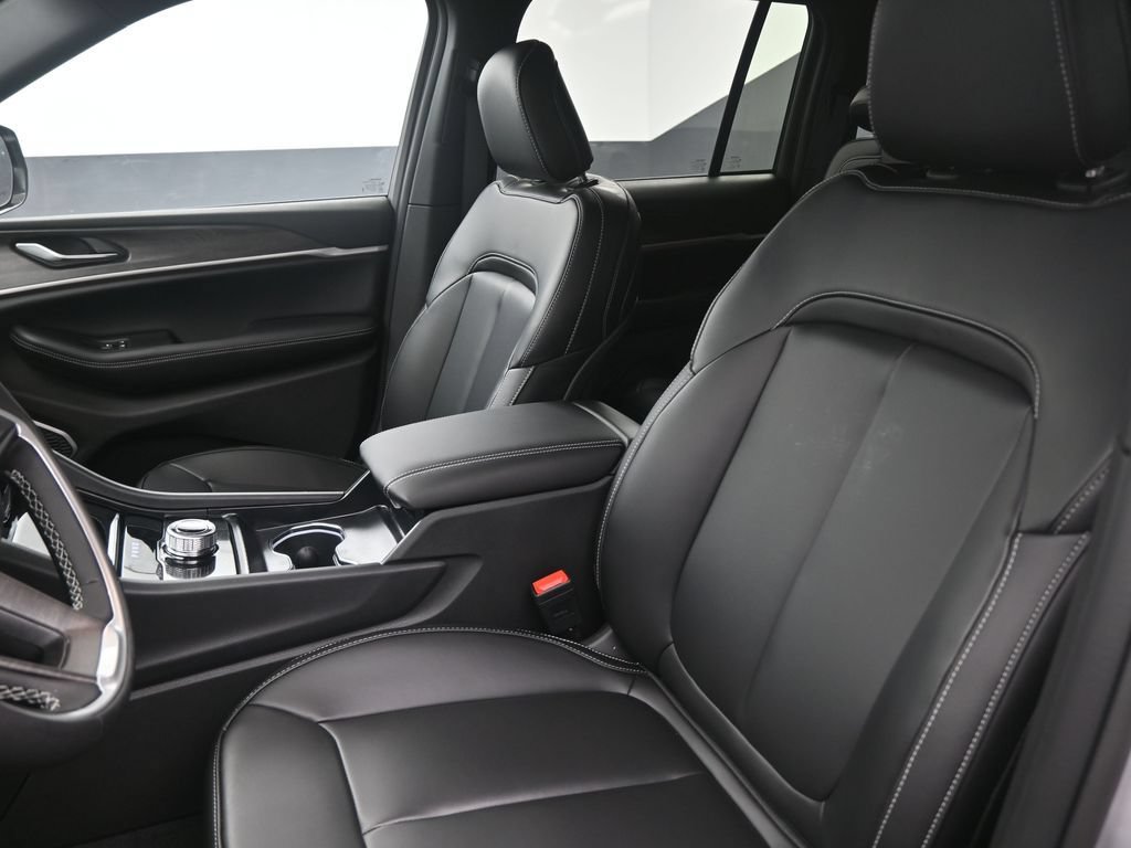 New 2026 Jeep Grand Cherokee Limited w/ Limited Altitude Package RWD image 33
