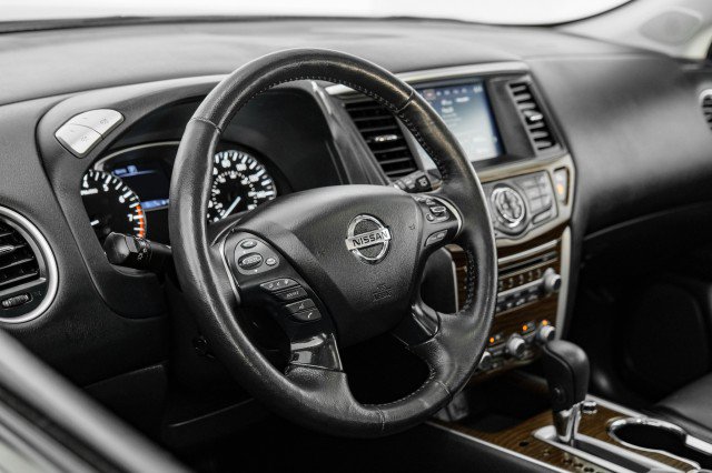 Used 2020 Nissan Pathfinder Platinum AWD/4WD image 12