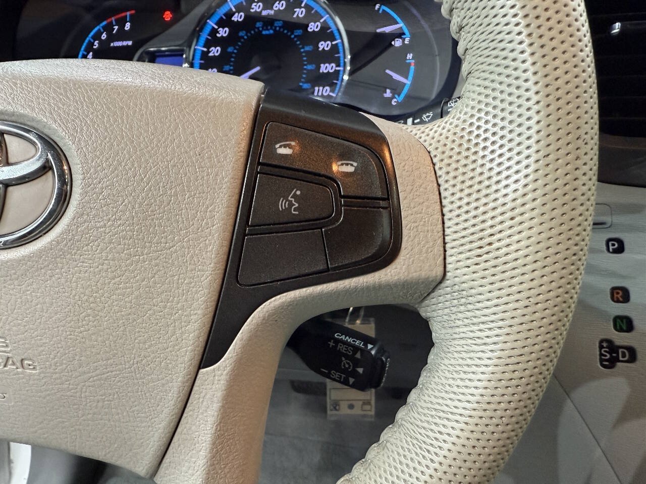 Used 2011 Toyota Sienna XLE FWD image 24