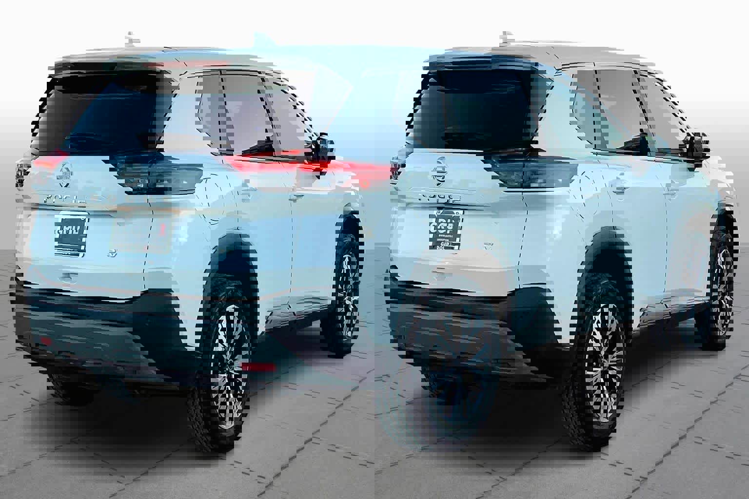 Used 2023 Nissan Rogue SV image 13