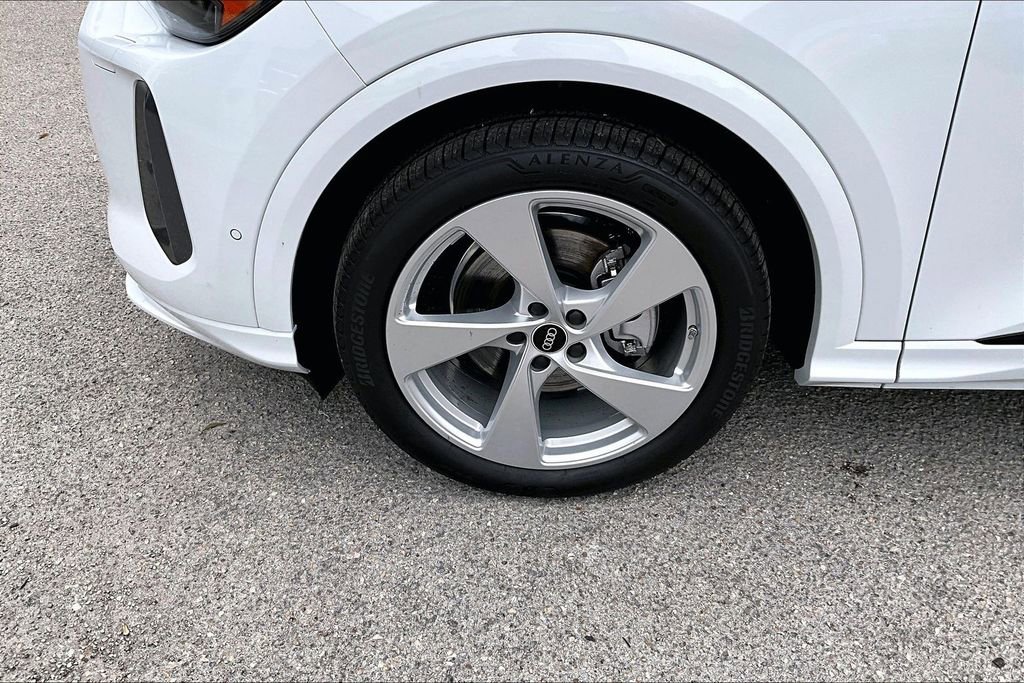 Certified 2025 Audi Q5 Prestige image 13