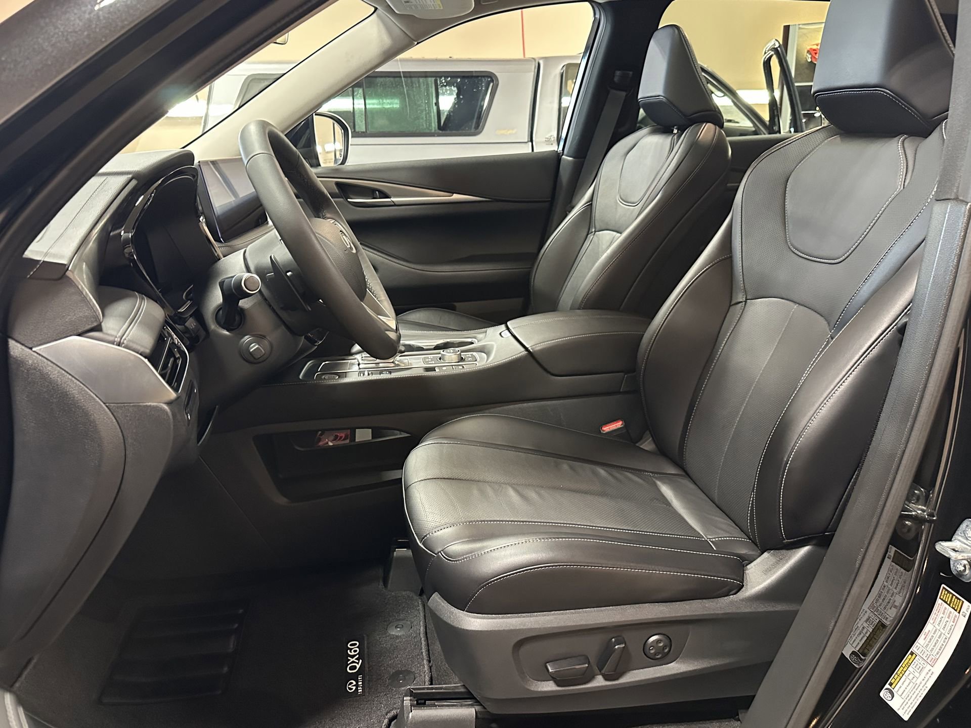 Used 2024 INFINITI QX60 Luxe AWD/4WD image 15
