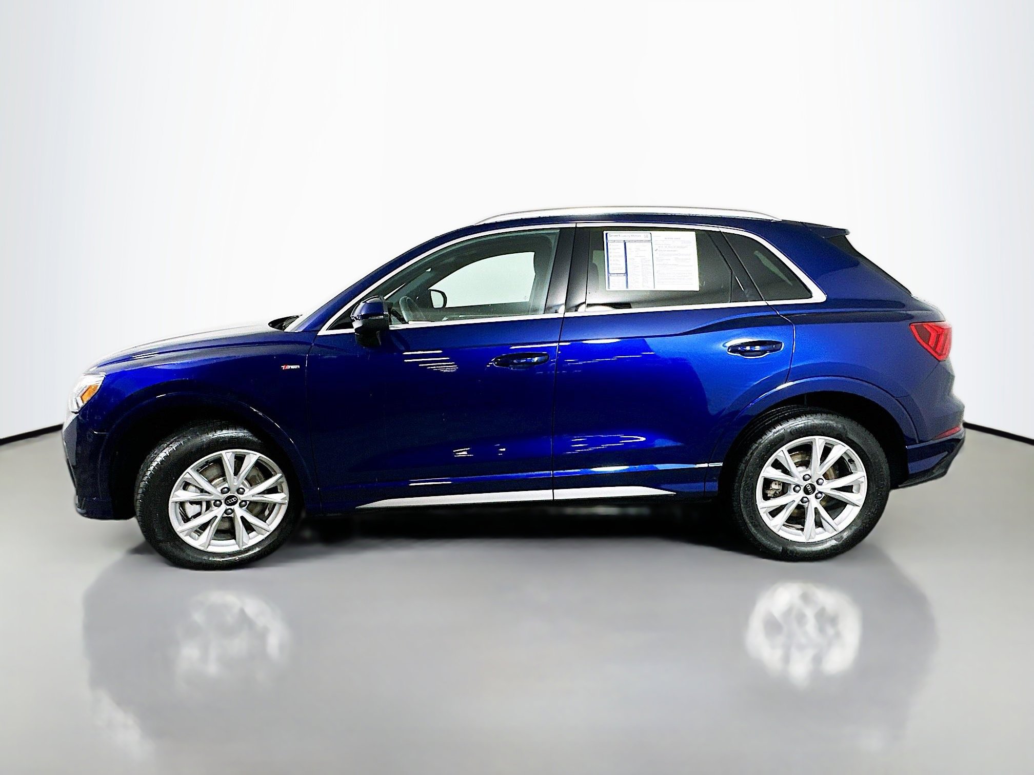 Used 2025 Audi Q3 2.0T Premium Plus w/ Premium Plus Package image 4