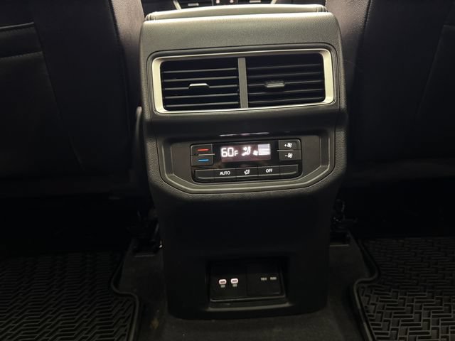 Used 2024 Volkswagen Atlas SE w/ Panoramic Sunroof Package FWD image 44