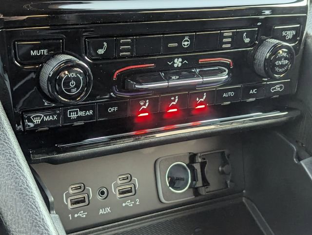 New 2025 Jeep Grand Cherokee Laredo image 14