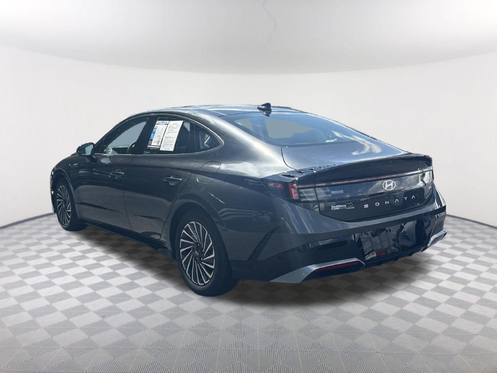 Used 2025 Hyundai Sonata Limited FWD image 6