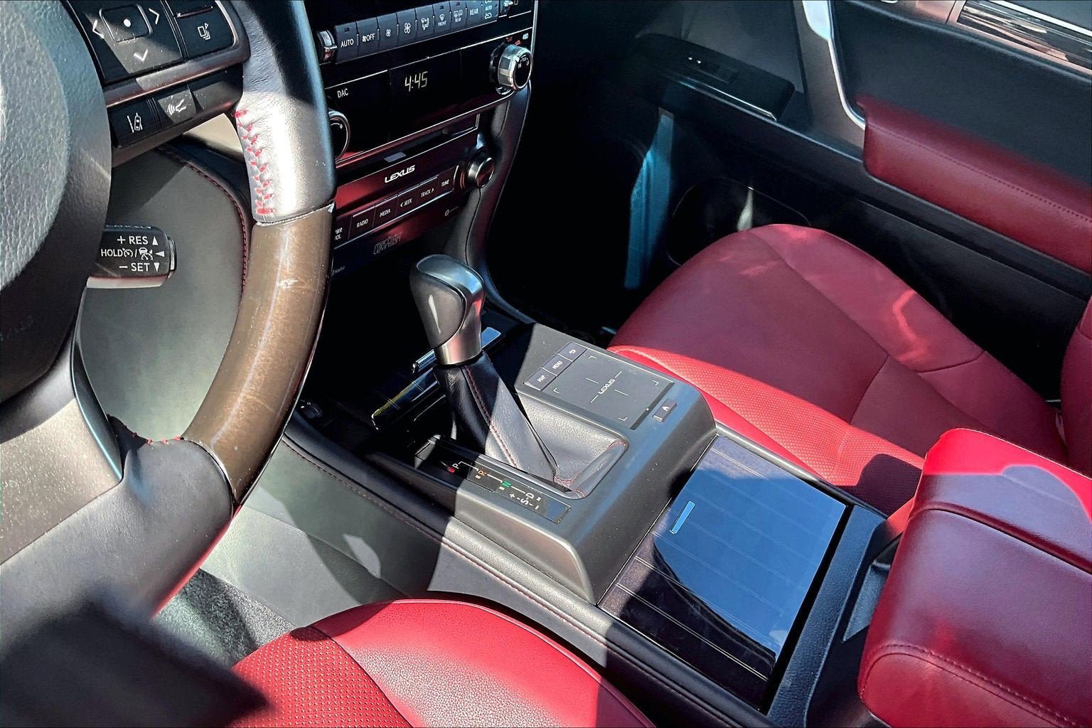 Used 2022 Lexus GX 460 Premium w/ Accessory Package AWD/4WD image 15