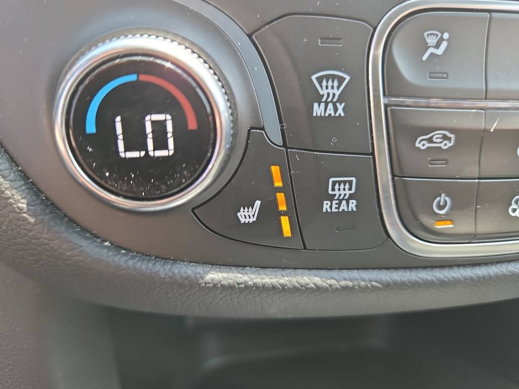 Used 2024 Chevrolet Equinox LT FWD image 32