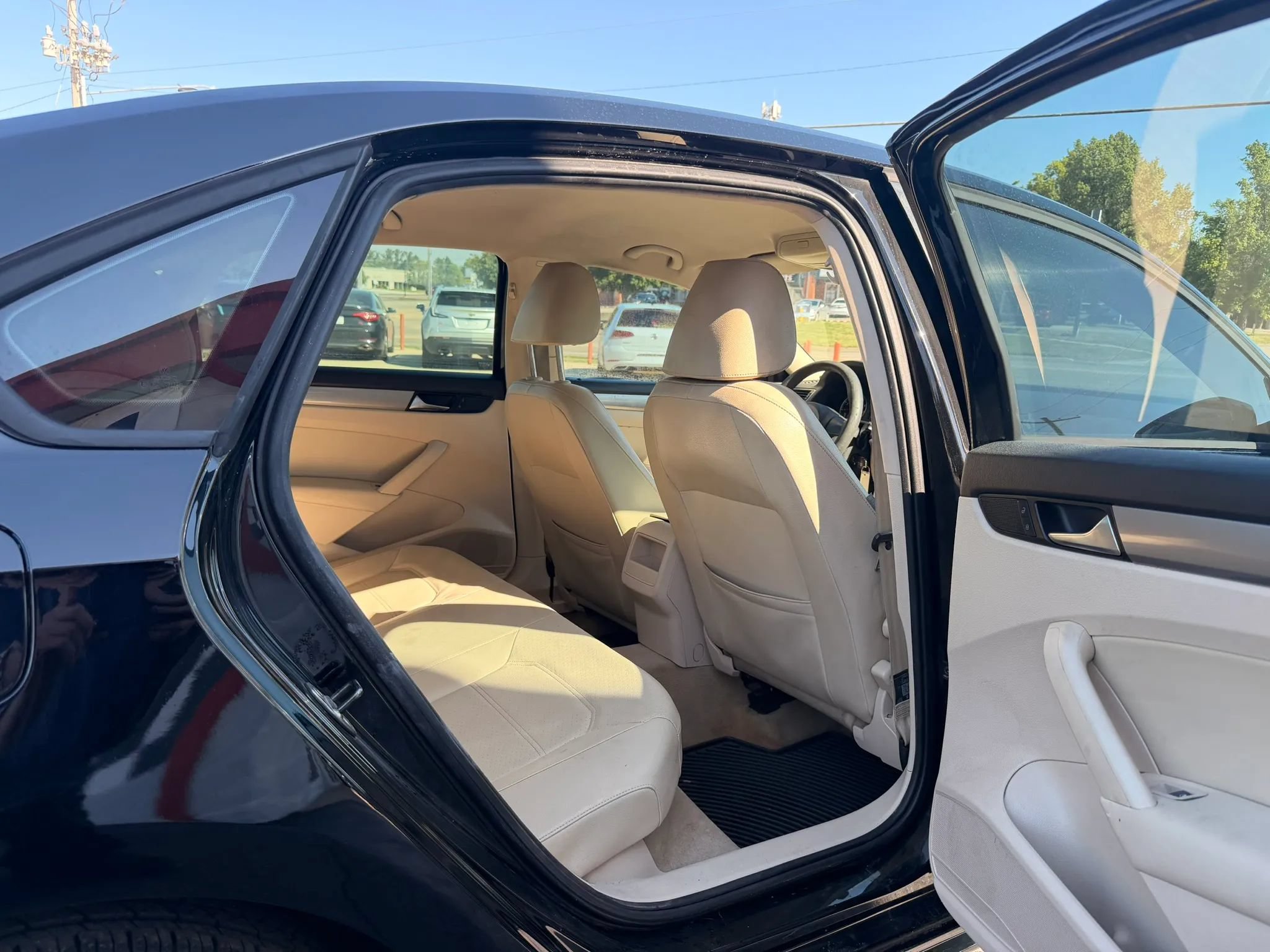 Used 2013 Volkswagen Passat 2.5 S FWD image 25