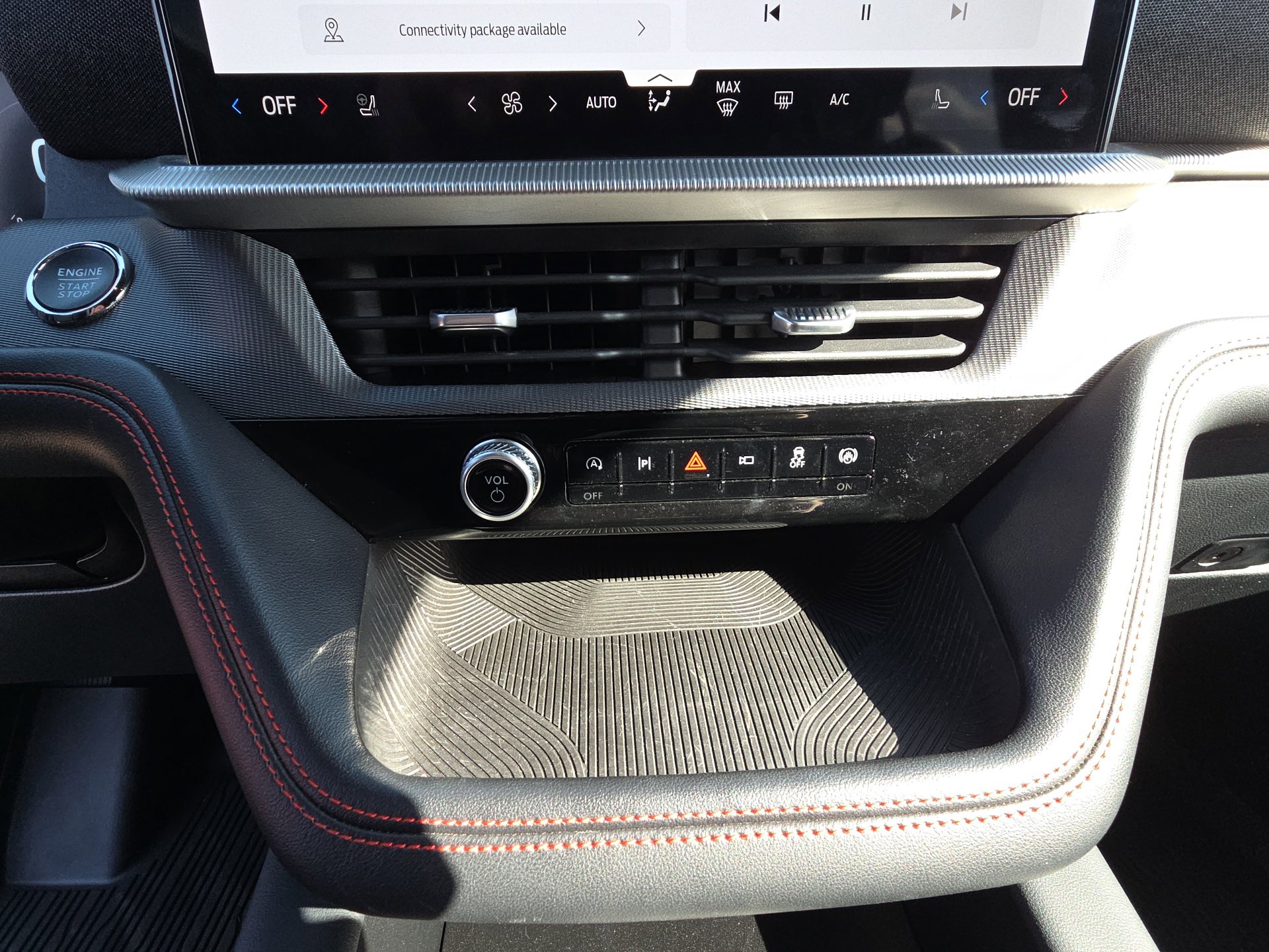 Used 2025 Ford Explorer ST-Line image 23